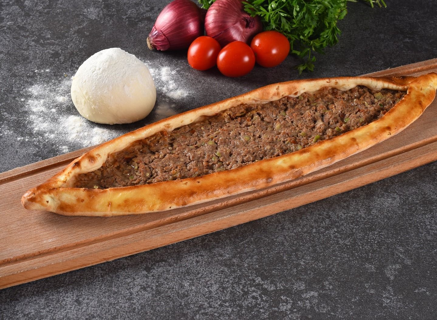 Pide mit Hackfleisch   