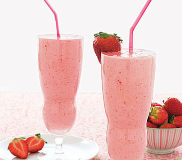 ÇİLEKLİ MİLKSHAKE