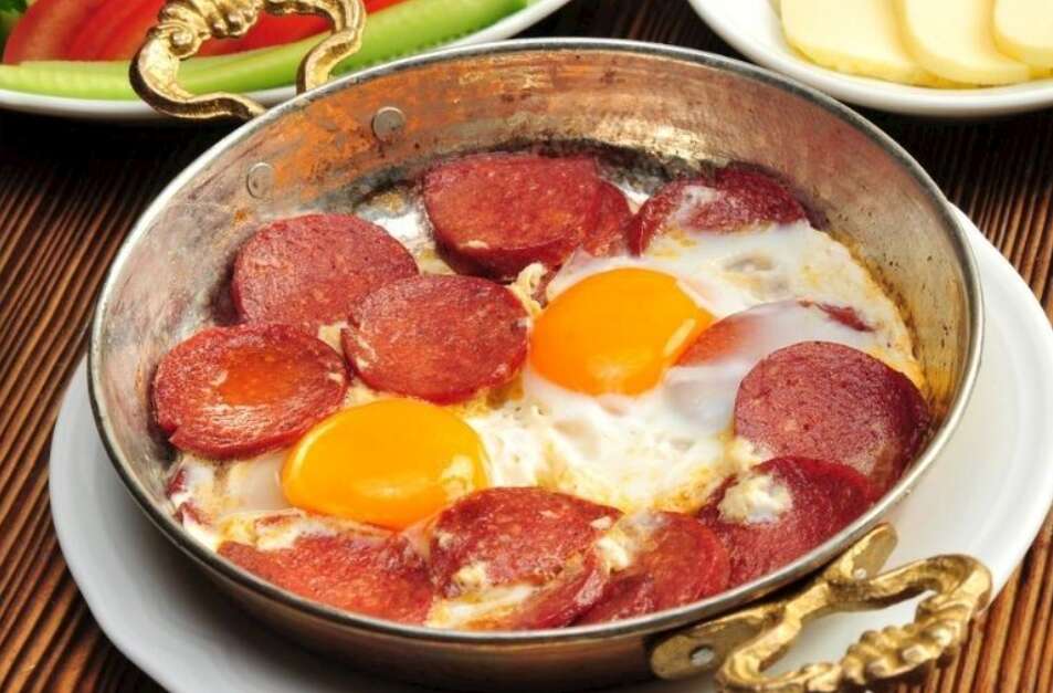 SUCUKLU YUMURTA