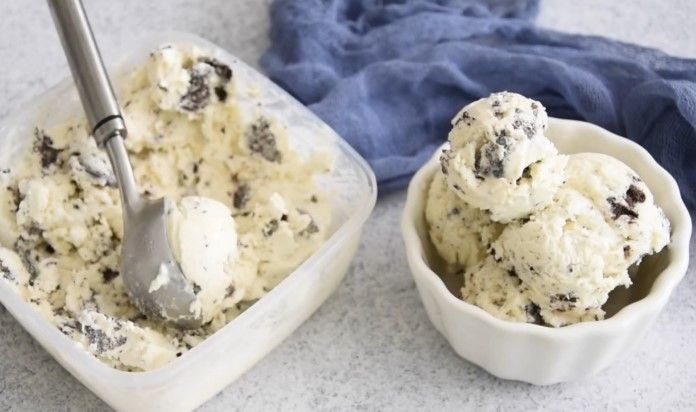 OREO-STYLE ICE CREAM (1 SCOOP)