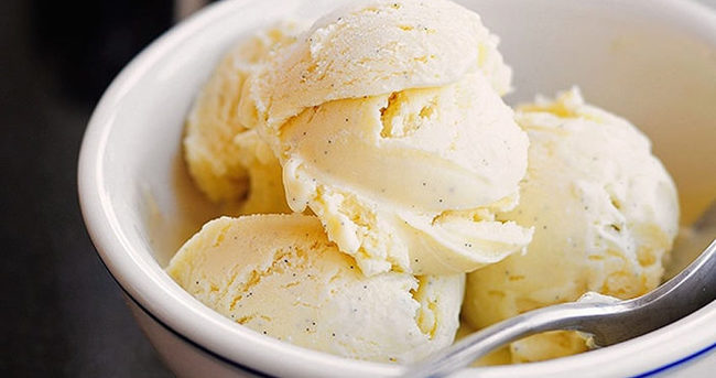 BANANA ICE CREAM (1 SCOOP)