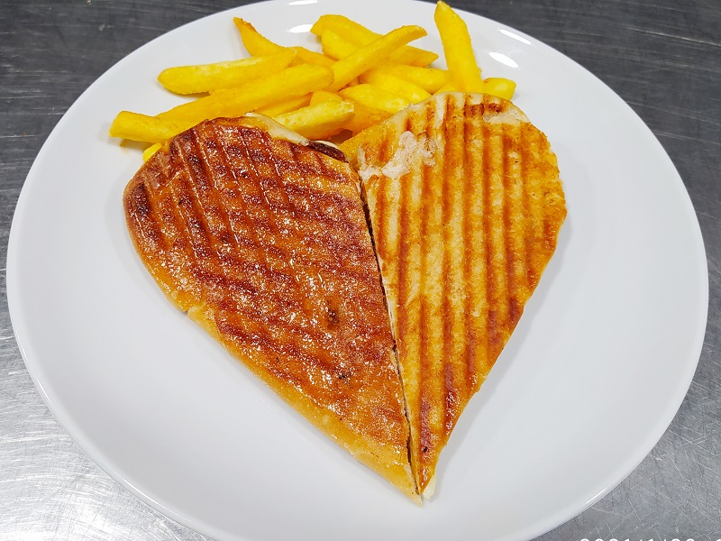 Sucuklu Tost