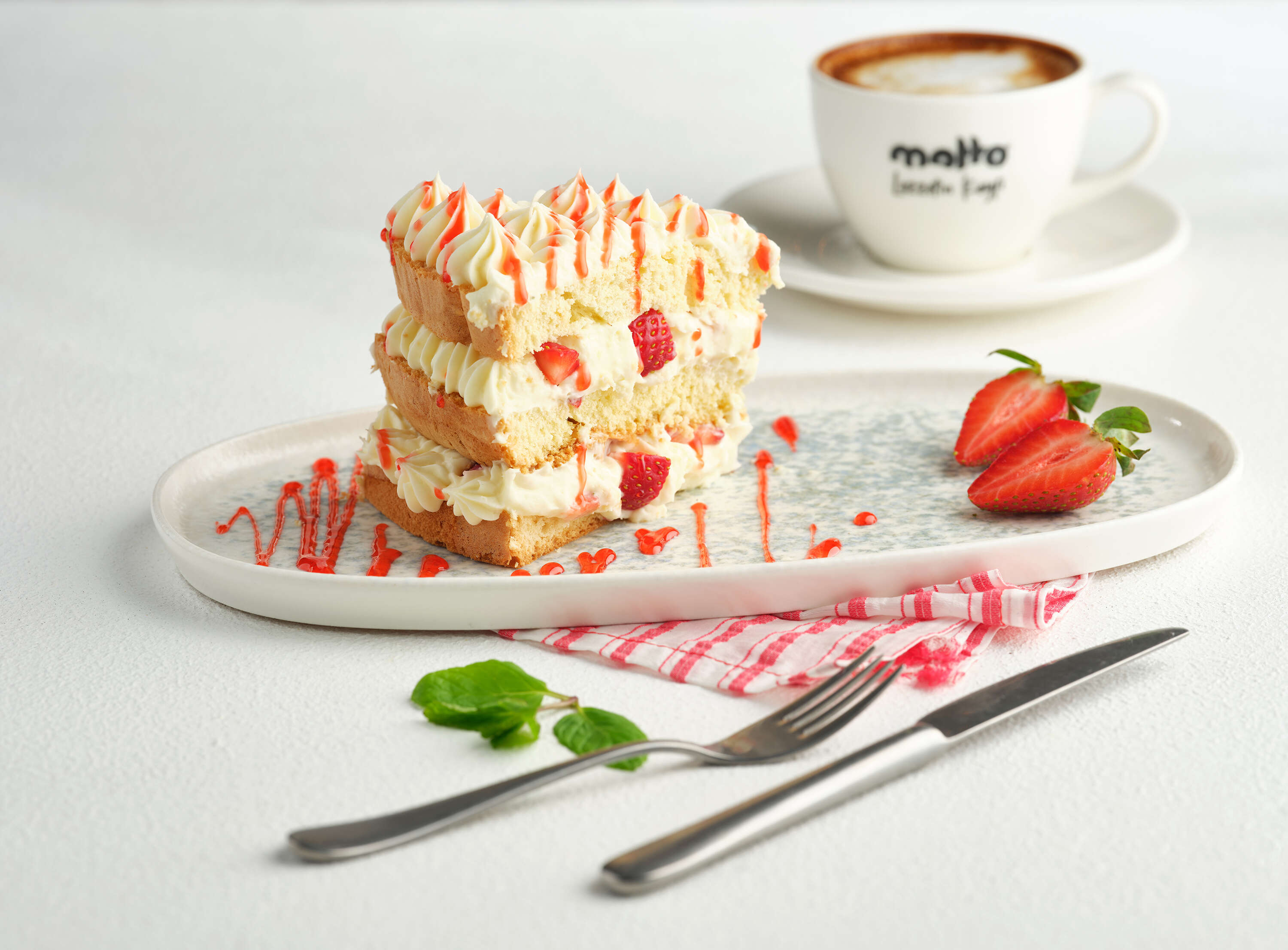 Strawberry American cake