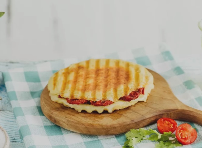 Sucuk and Kashar Cheese Bazlama