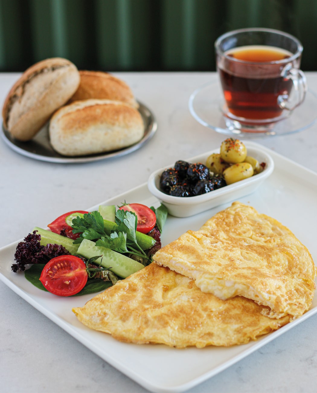Mushroom omelette with mini söğüş