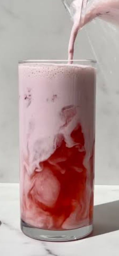 Ice Strawberry Latte