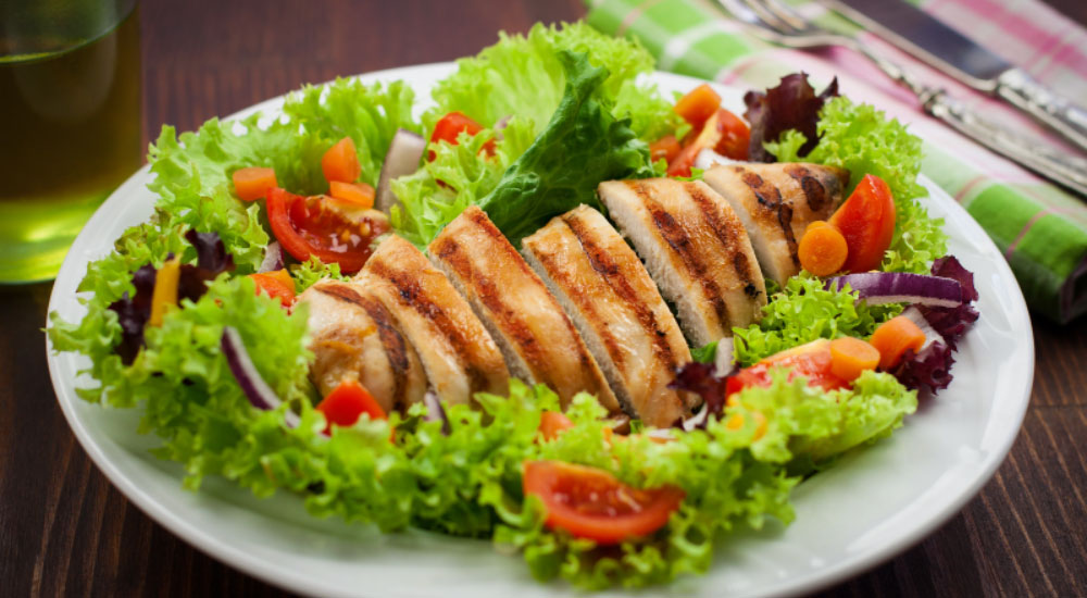 Izgara Tavuk Salatası