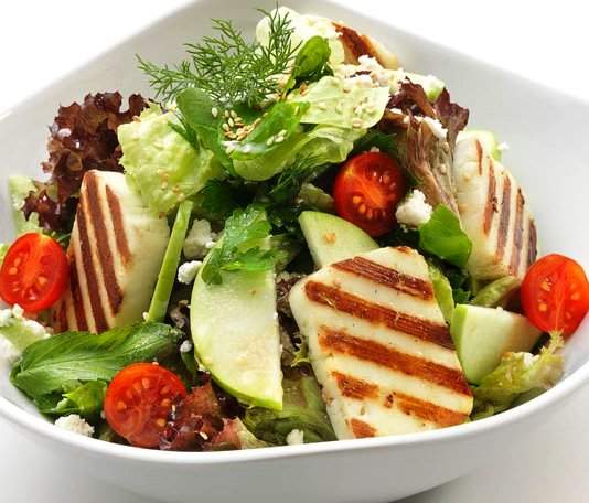 Hellimli Peynir Salatası