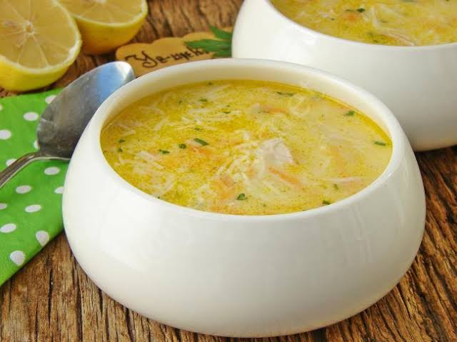 Tavuksuyu çorbası (Chicken noodle Soup) 