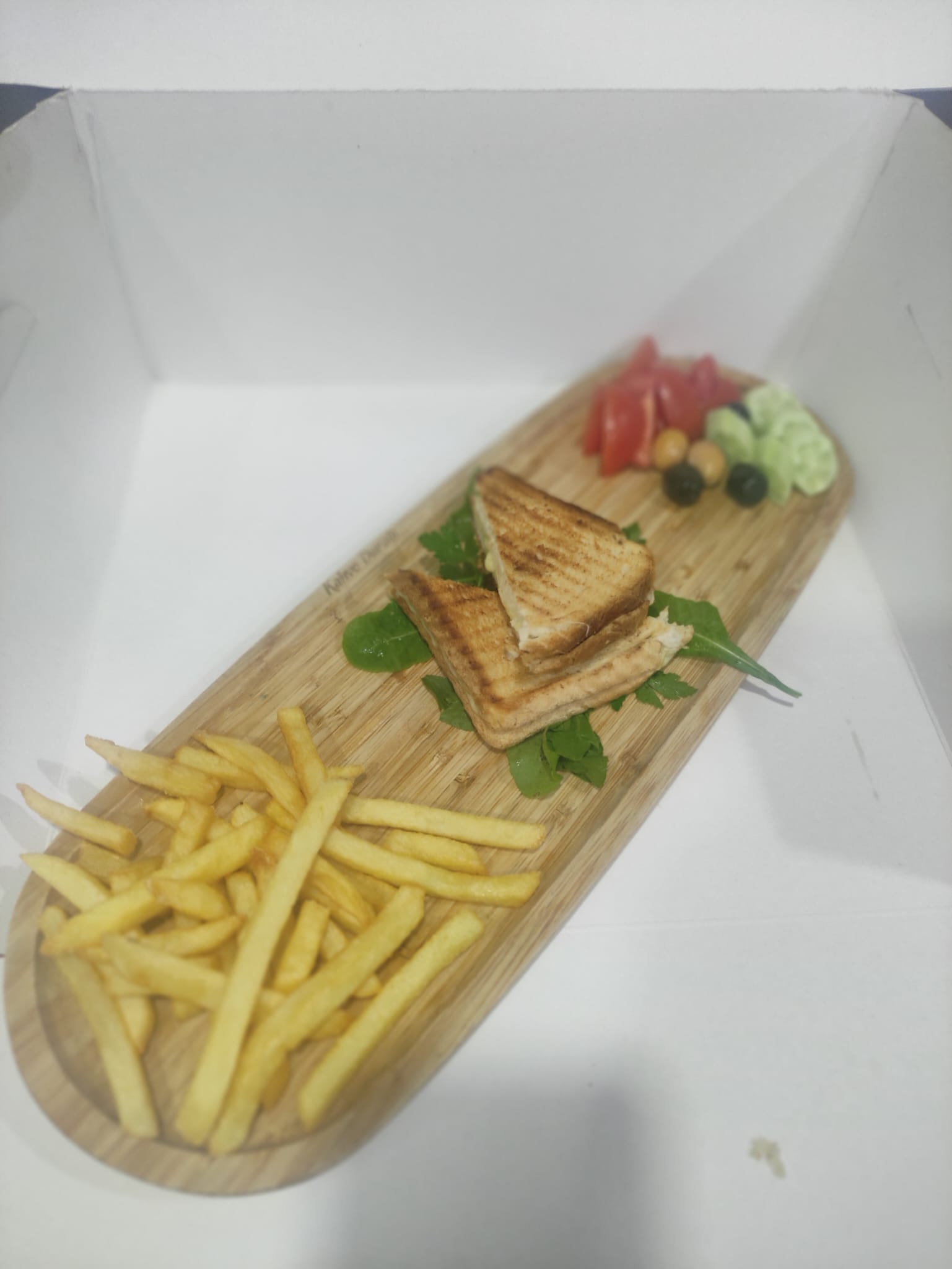 Beyaz Peynirli Domatesli Tost 