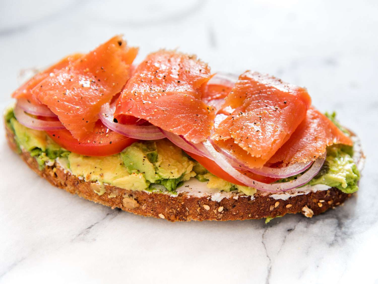Avokadolu Somon Gravlax