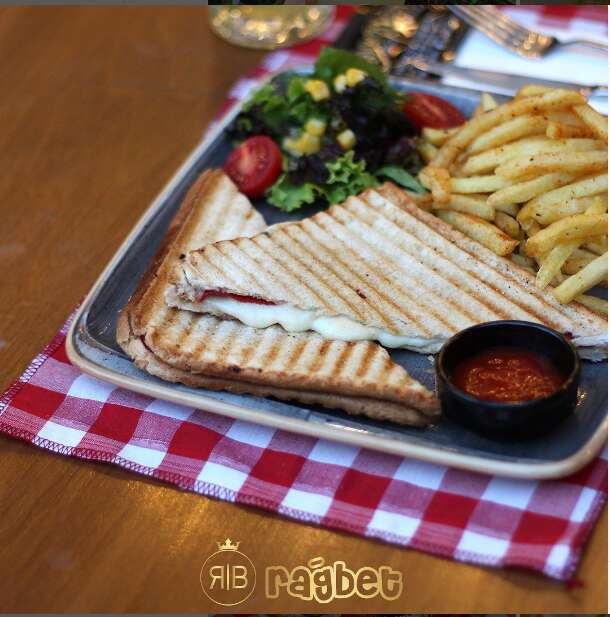 Mixed toast sandwich
