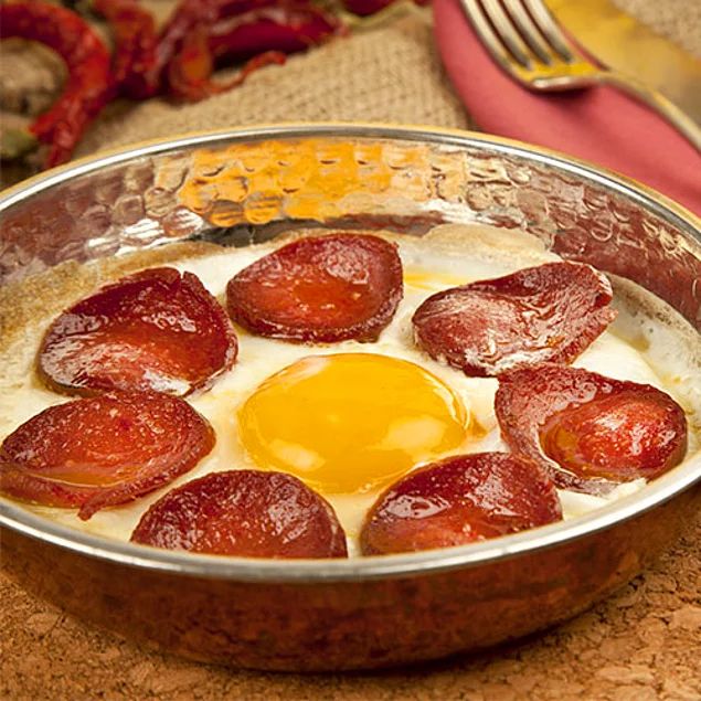 SUCUKLU YUMURTA 