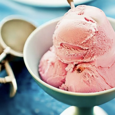Strawberry full portion, Maraş-style dövme ice cream