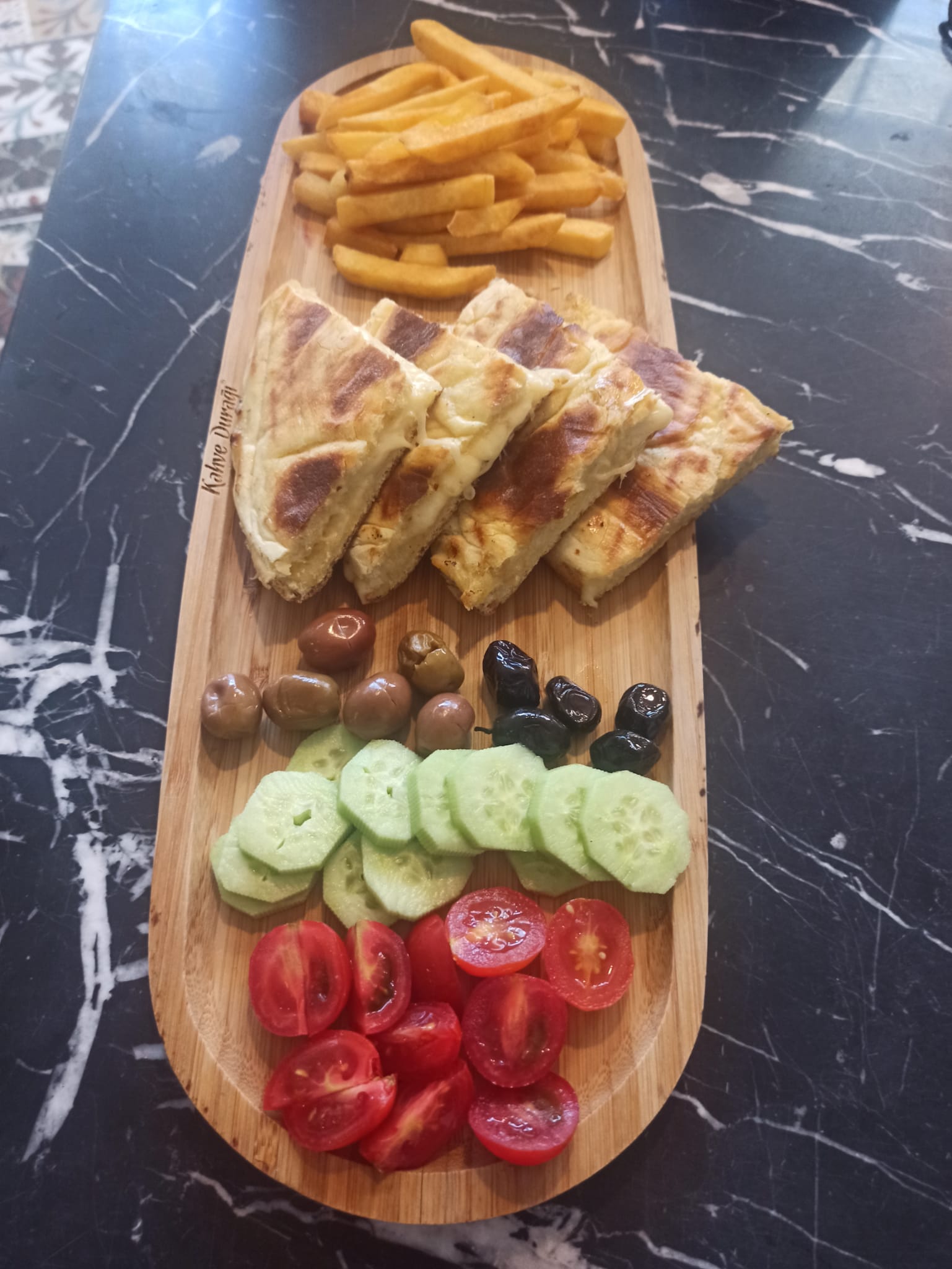 Kaşarlı Bazlama Tost 