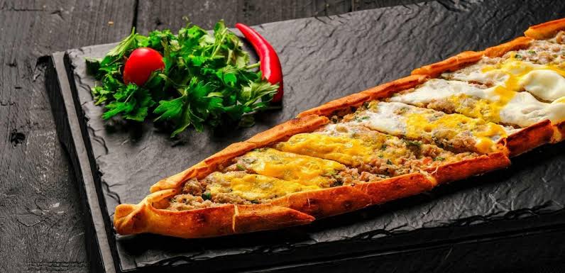 KIYMALI YUMARTALI PİDE 