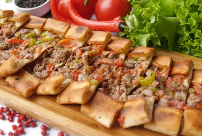 KUŞBAŞILI PİDE
