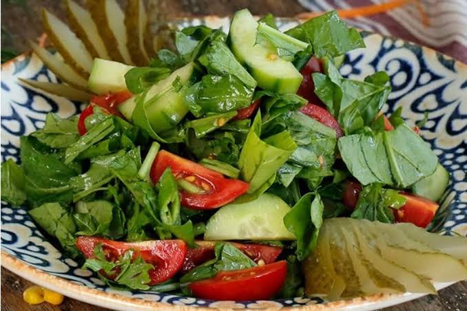 ÇOBAN SALATA 