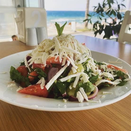PEYNİRLİ ÇOBAN SALATA 