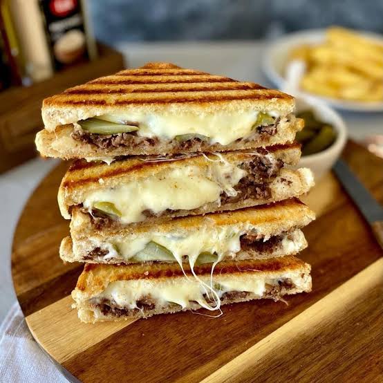 Kavurmalı tost