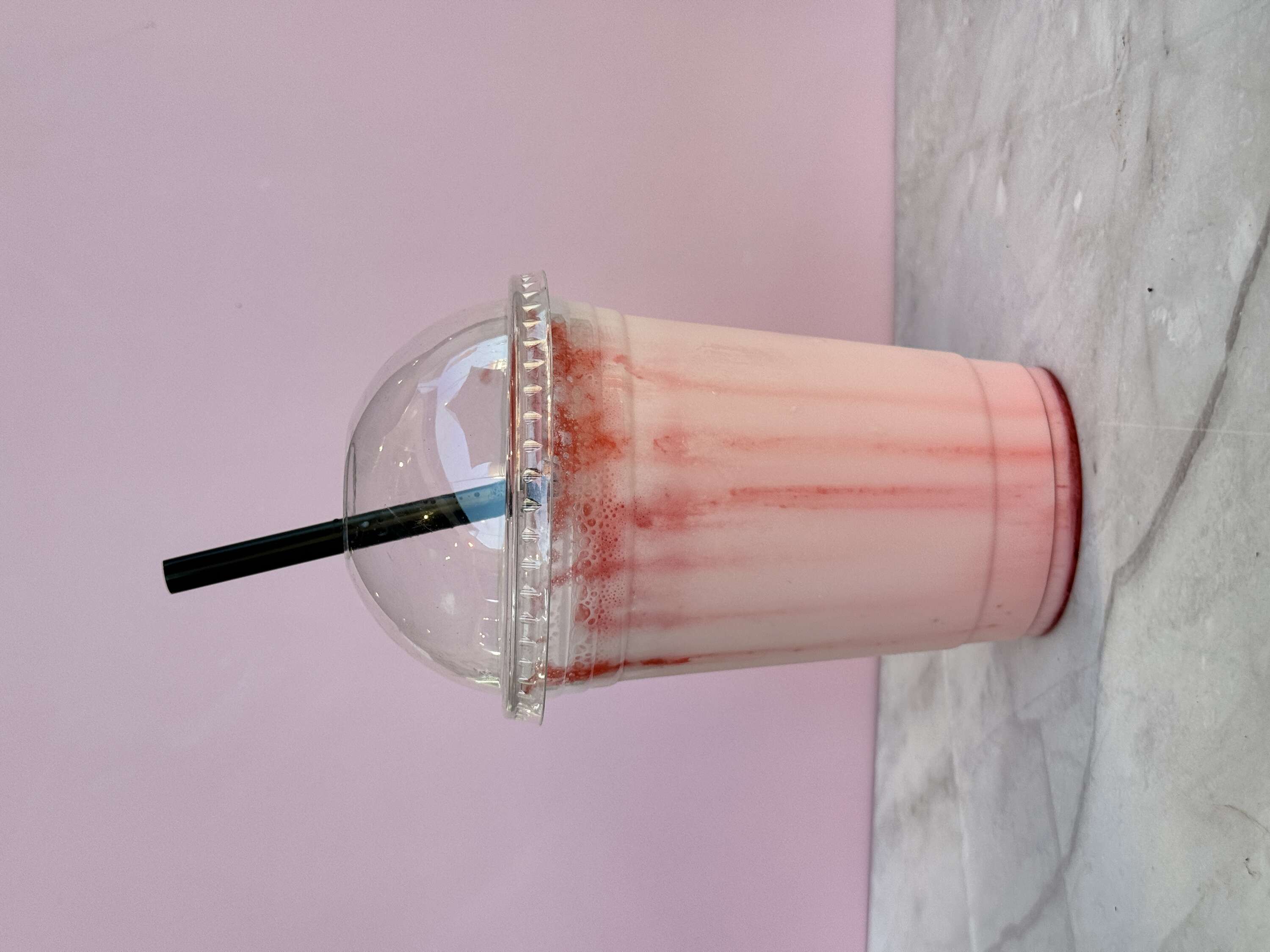 STRAWBERRY MILKSHAKE