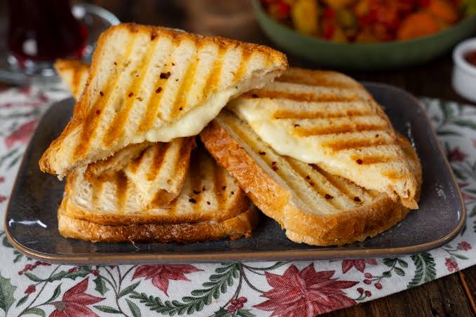 Toast with kaşar cheese