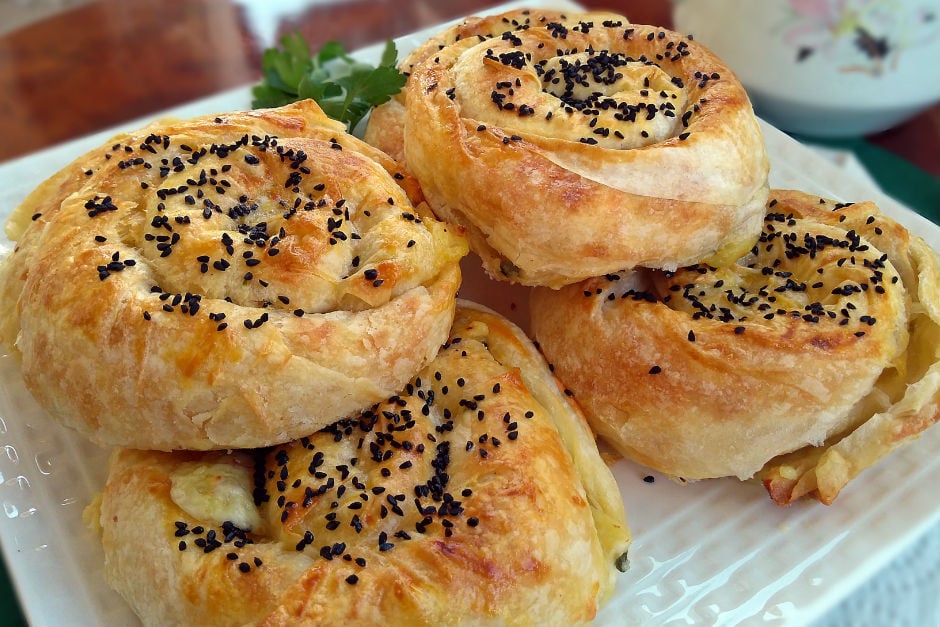 Ispanaklı Gül Böreği