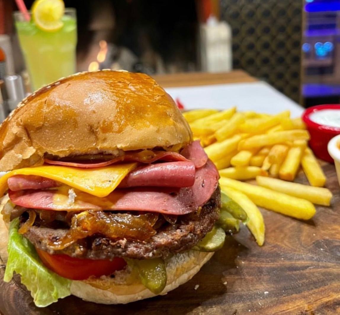 Supreme Burger