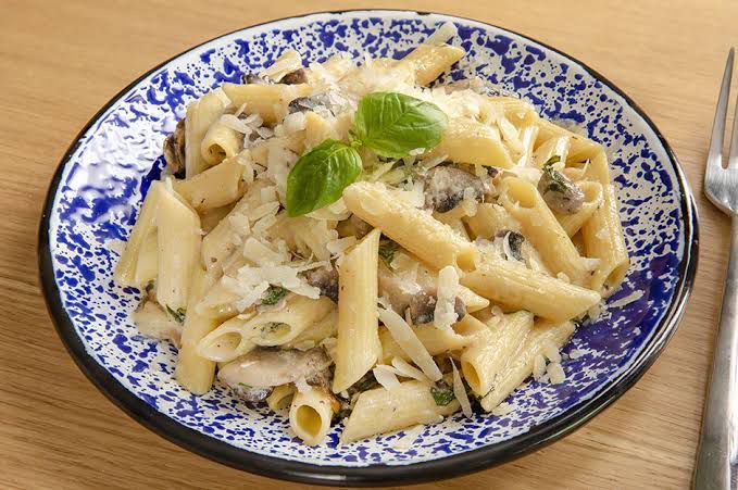 Kremalı Mantarlı Penne