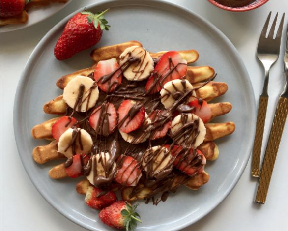 WAFFLE (ÇİLEKLİ-MUZLU)