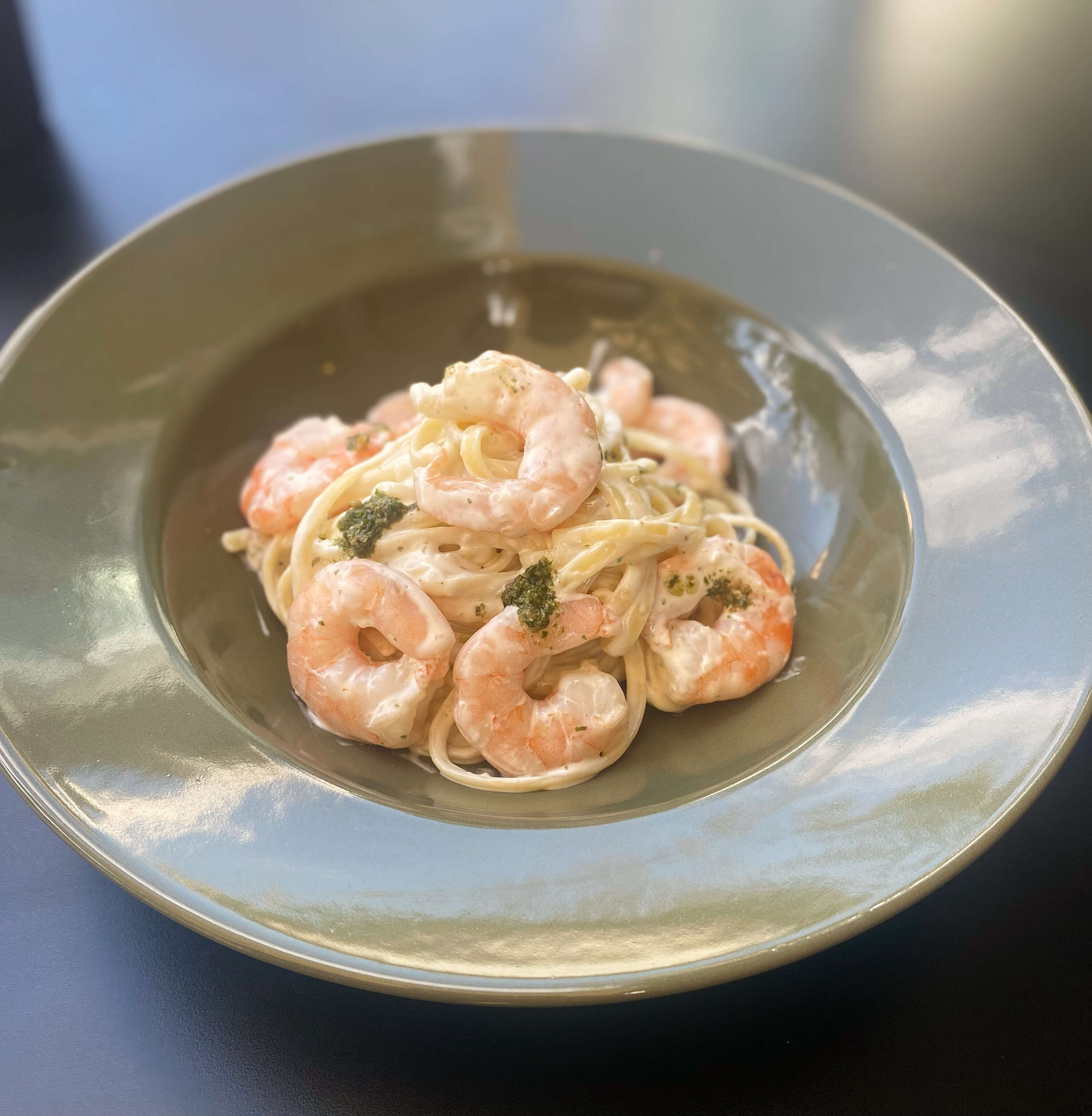 Parmesanlı karidesli makarna 