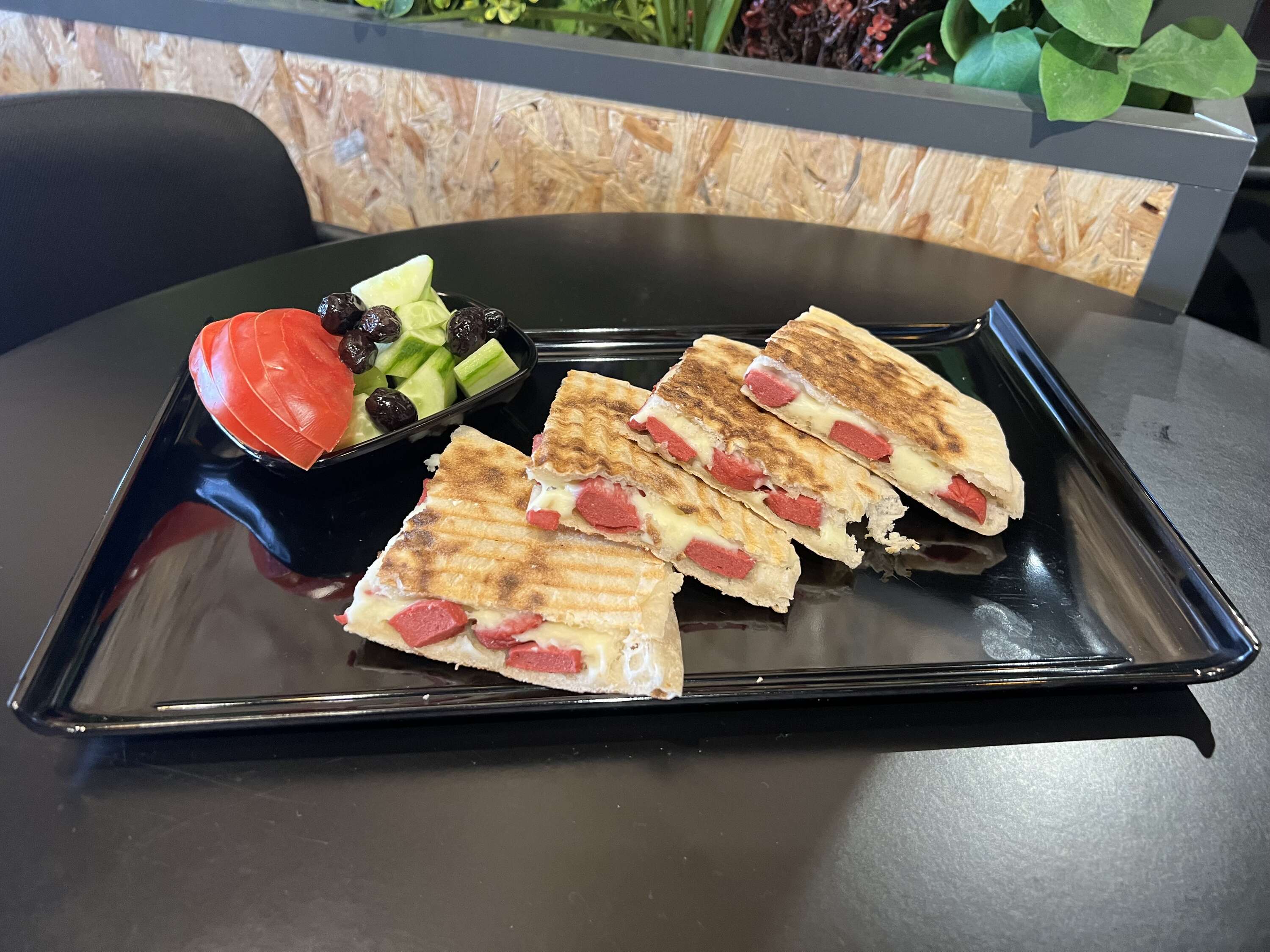 SUCUKLU KAŞARLI BAZLAMALI TOST