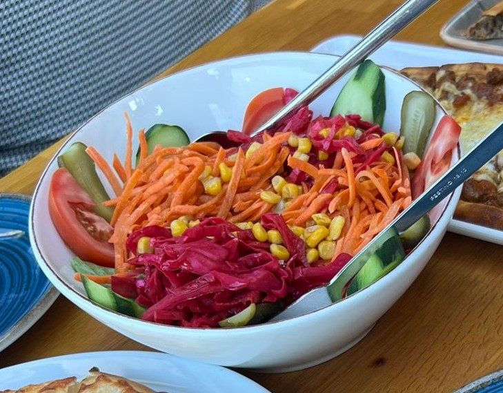 Akdeniz Salata