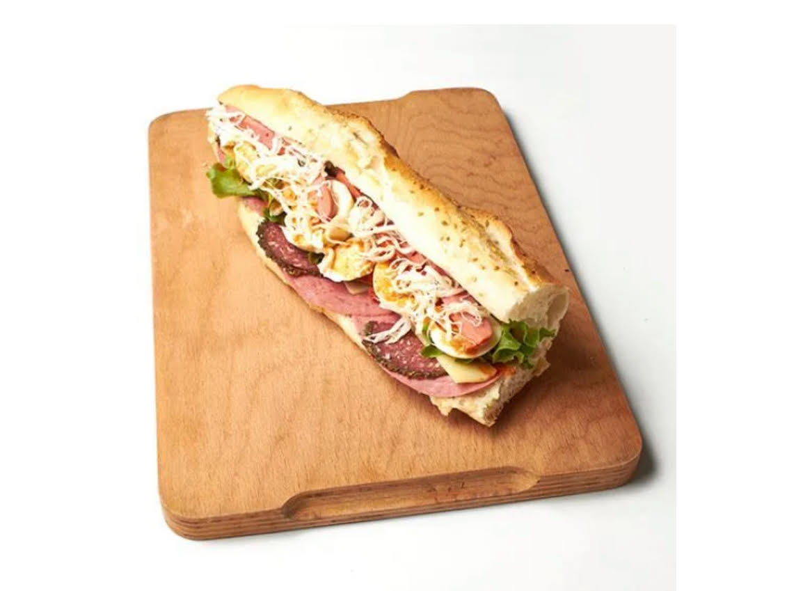 %100 Dana Sucuklu Sandwich (25 cm)