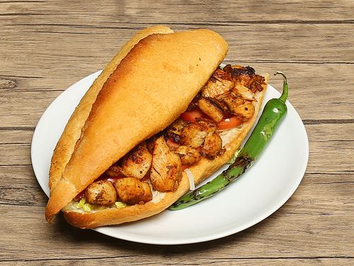 TAVUK ŞİŞ EKMEK ARASI