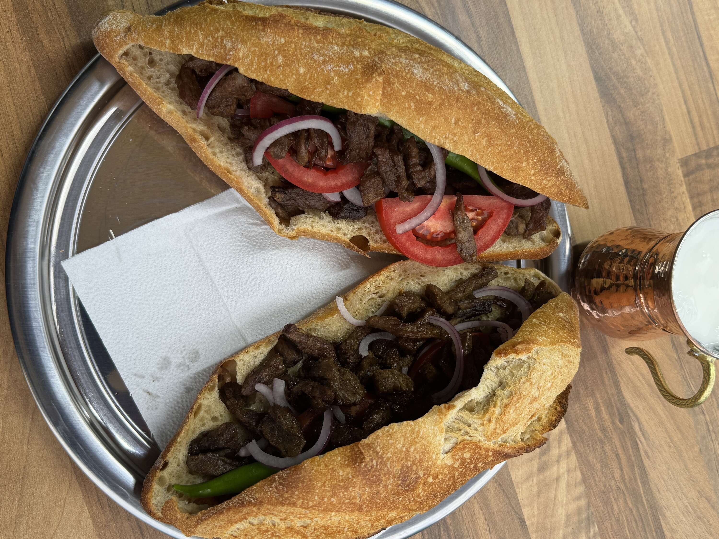 Ekmek Arası Şerbetli Kavurma