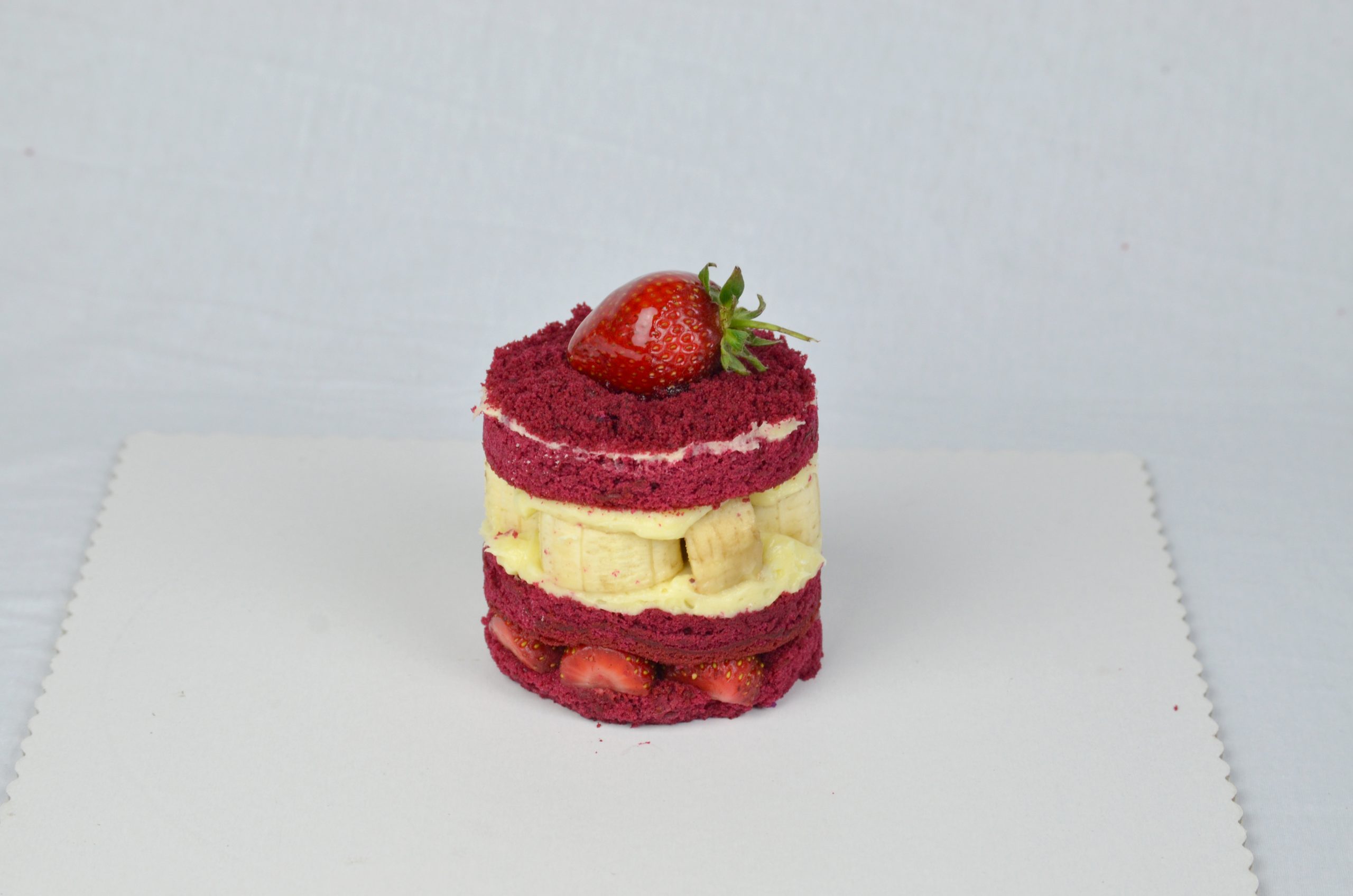Banana Red Velvet Mois Cake