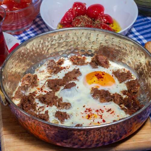 Kavurmalı Yumurta