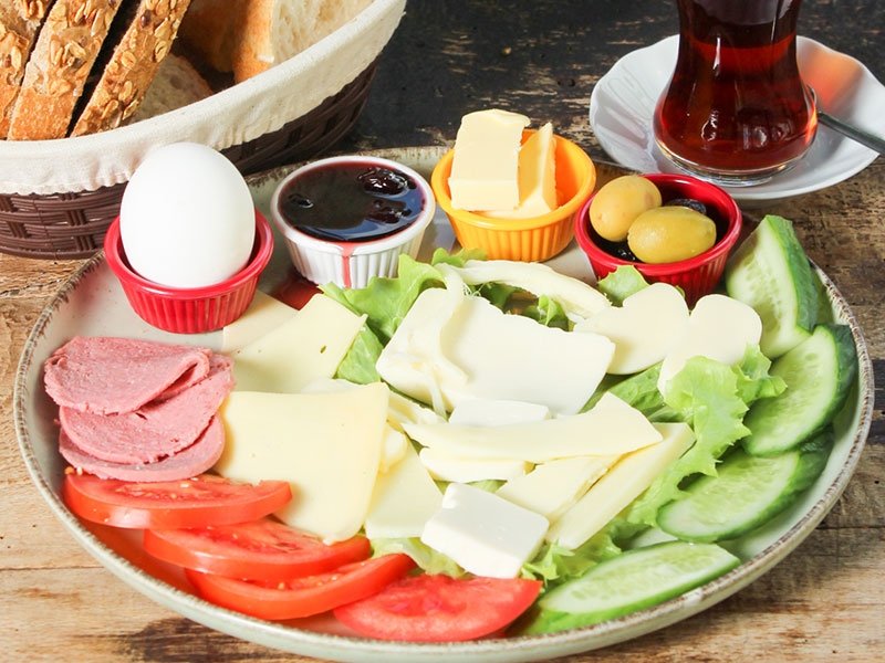 Hızlı Kahvaltı Tabağı