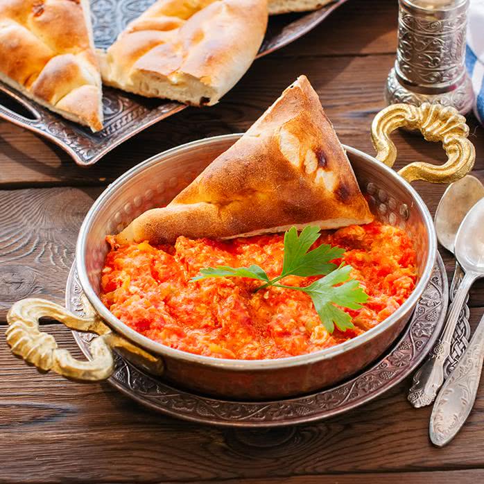 Menemen-Menemen (national turkish fried eggs)-Менемен(национальная турецкая яичница)