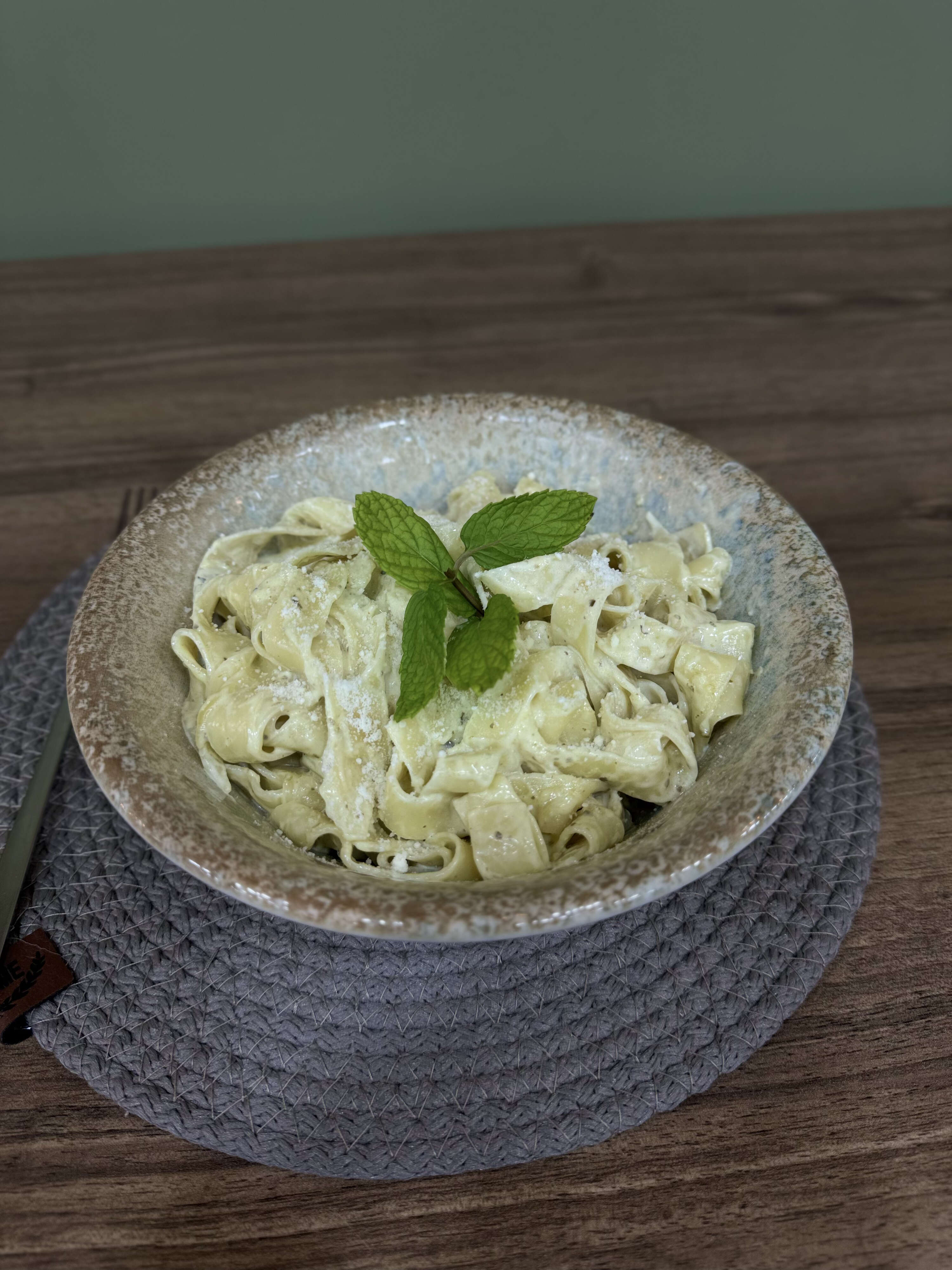 Pesto Soslu Fetuccine