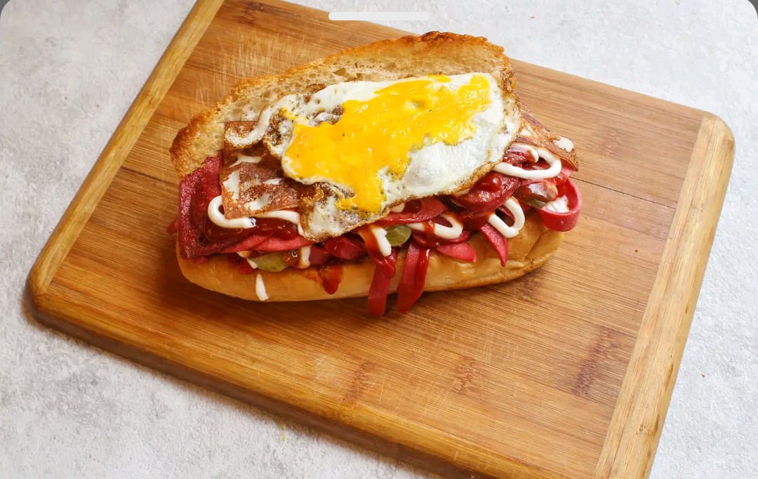Yumurtalı Karışık Sandviç