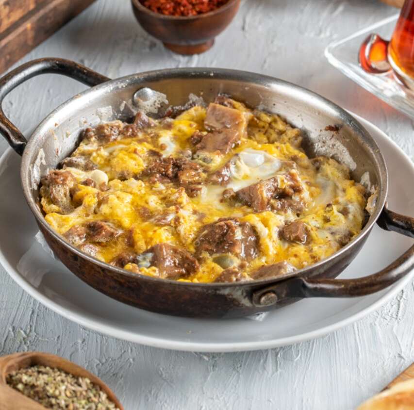 Kavurmalı Omlet