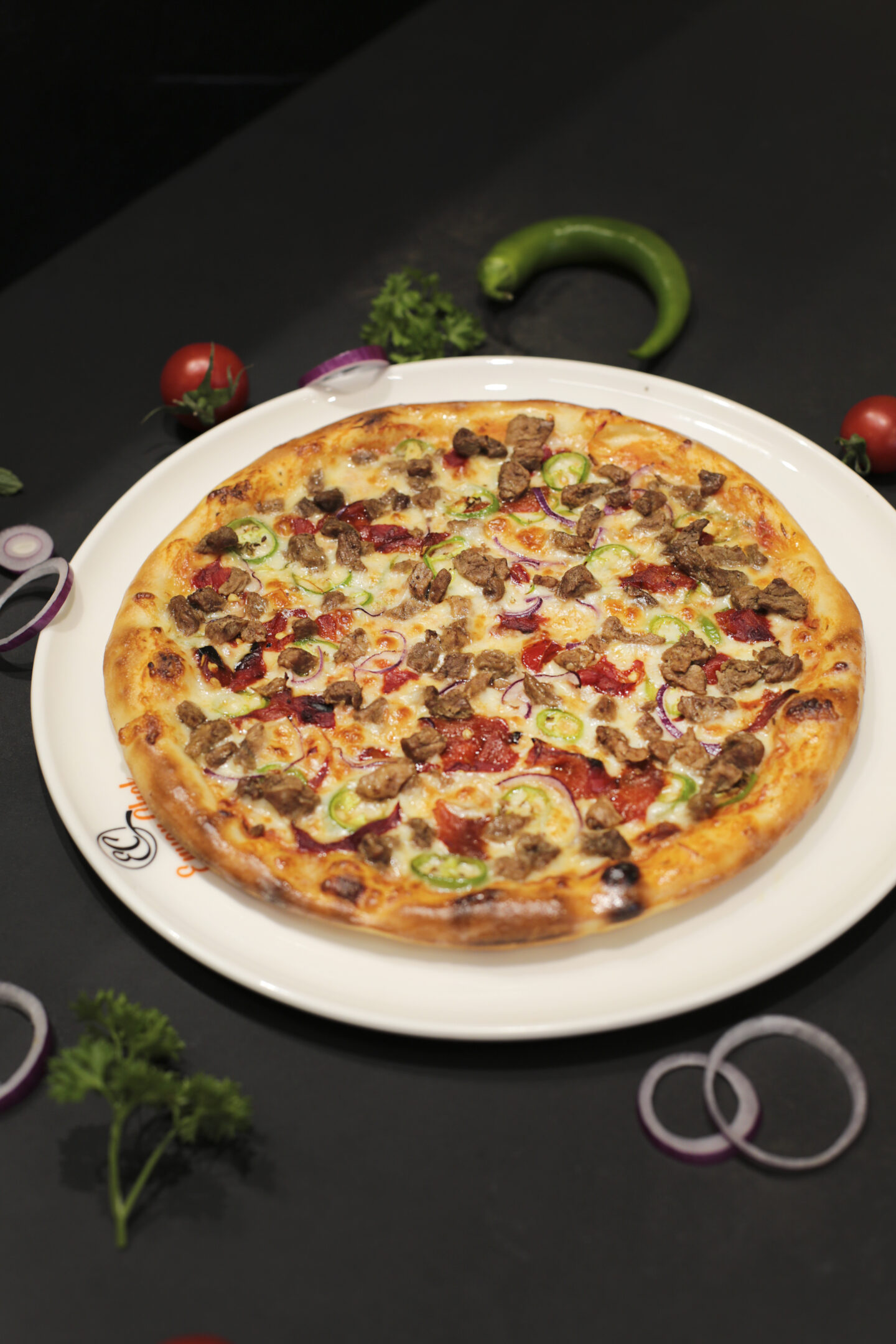 Kavurmalı Köz Biberli Pizza