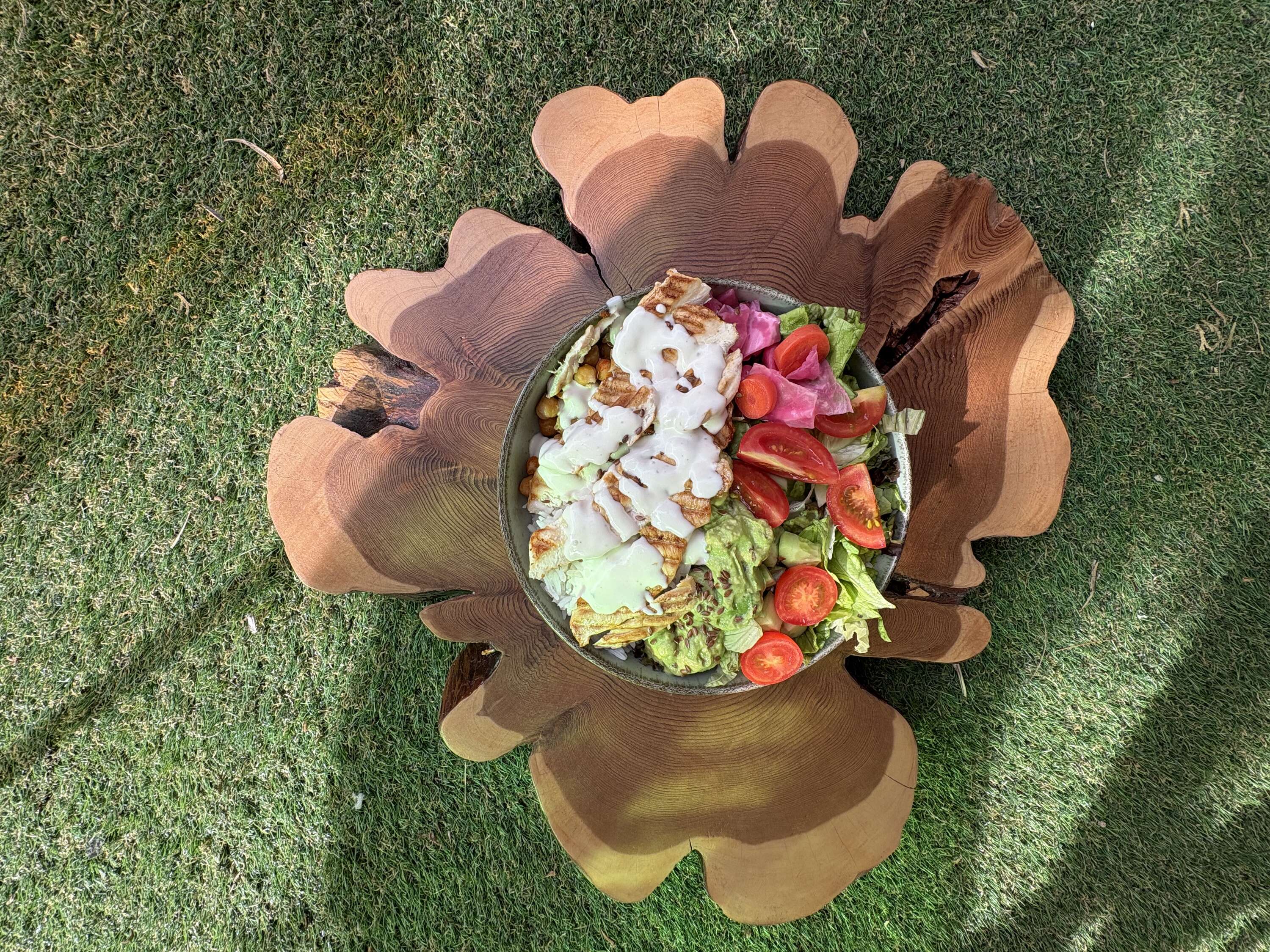 Caesar Soslu Tavuklu Bowl