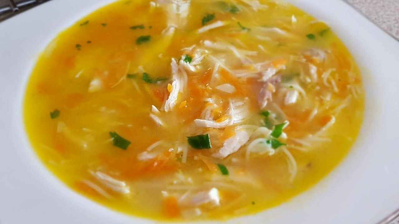 Tavuklu Şehriye Çorbası