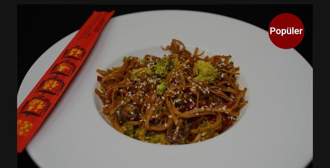 SEBZELİ RAMEN