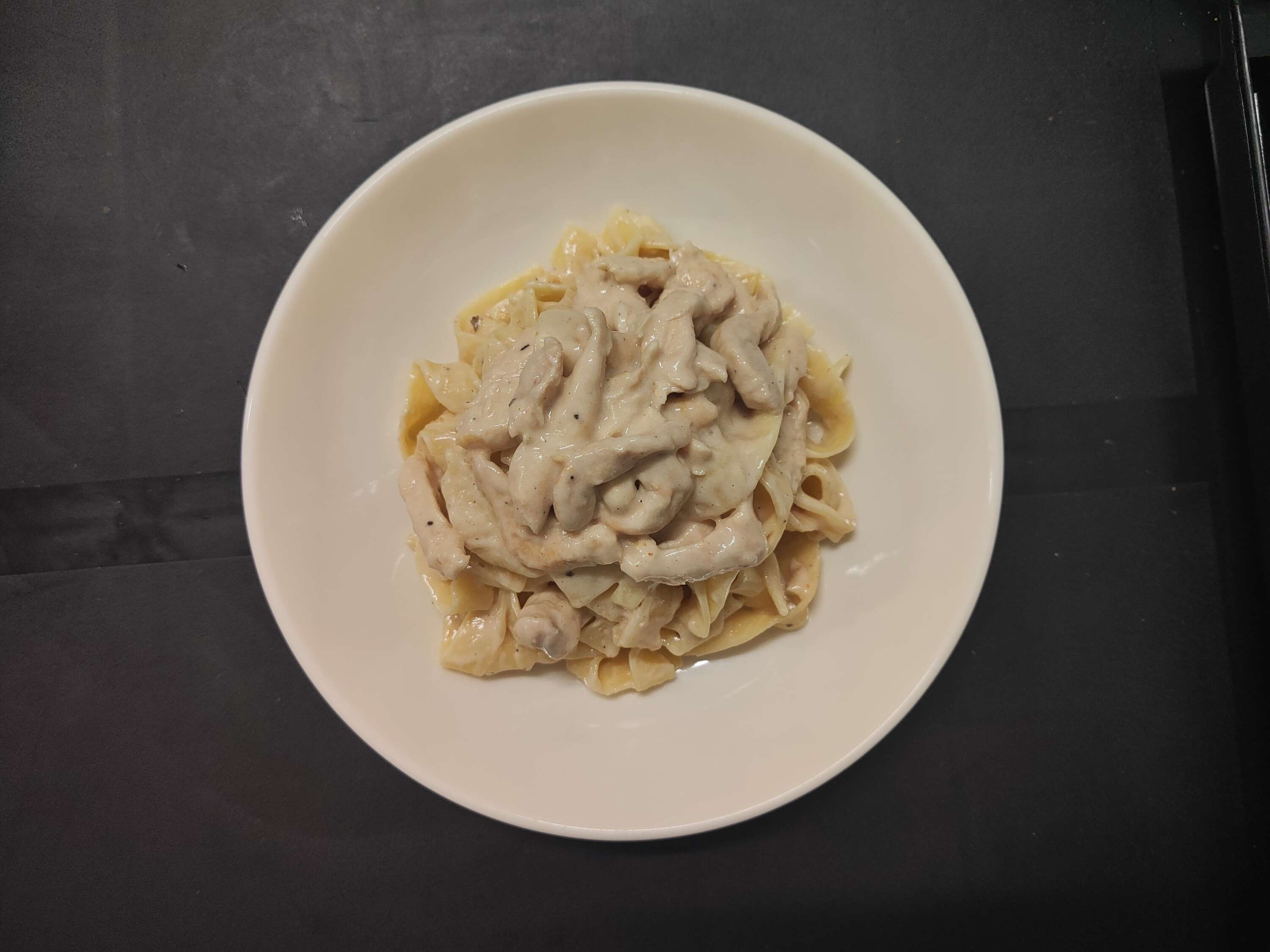 Alfredo Soslu Tavuklu Fettuccine