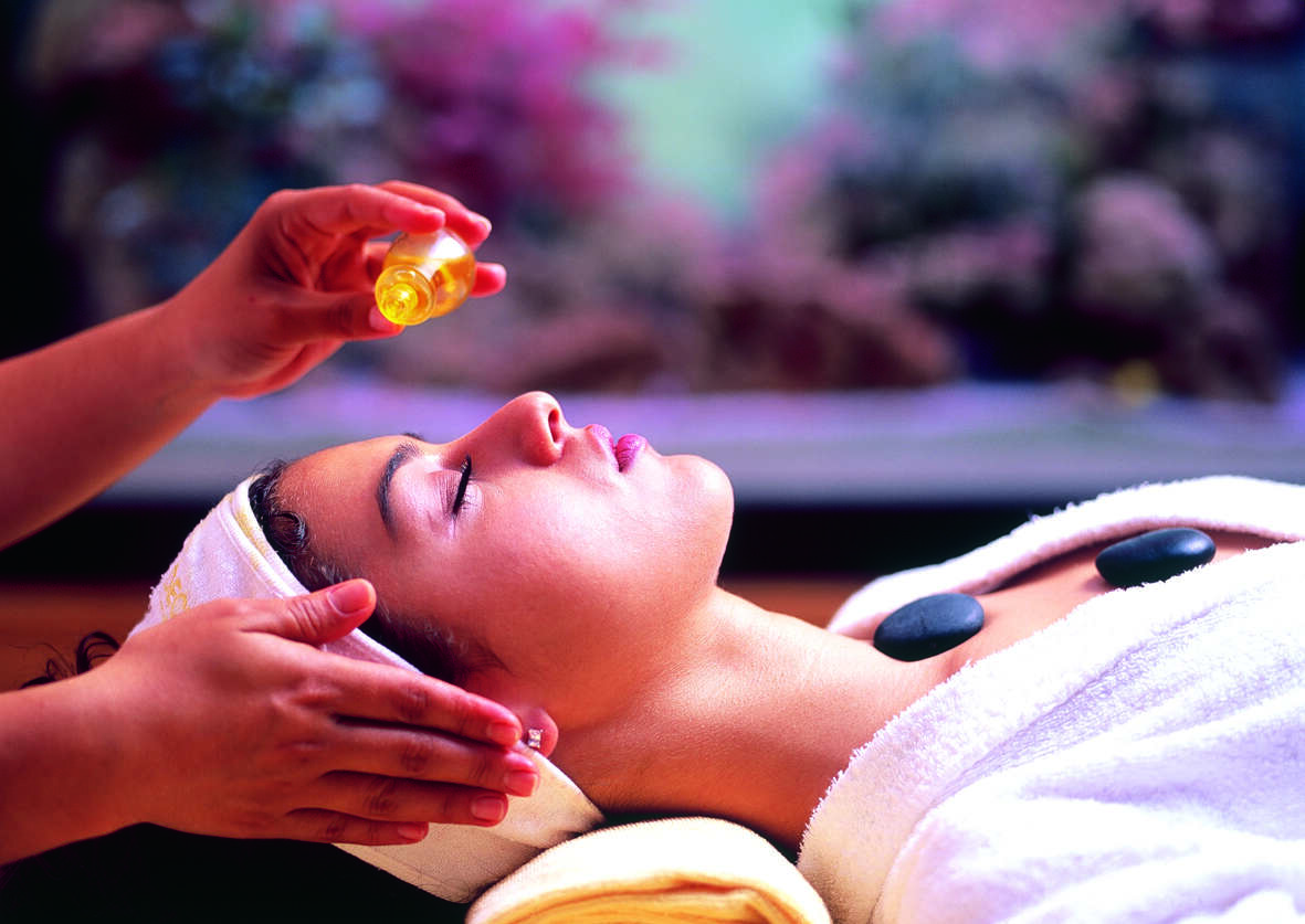 Nemlendirici Yüz Bakımı 55 Dk