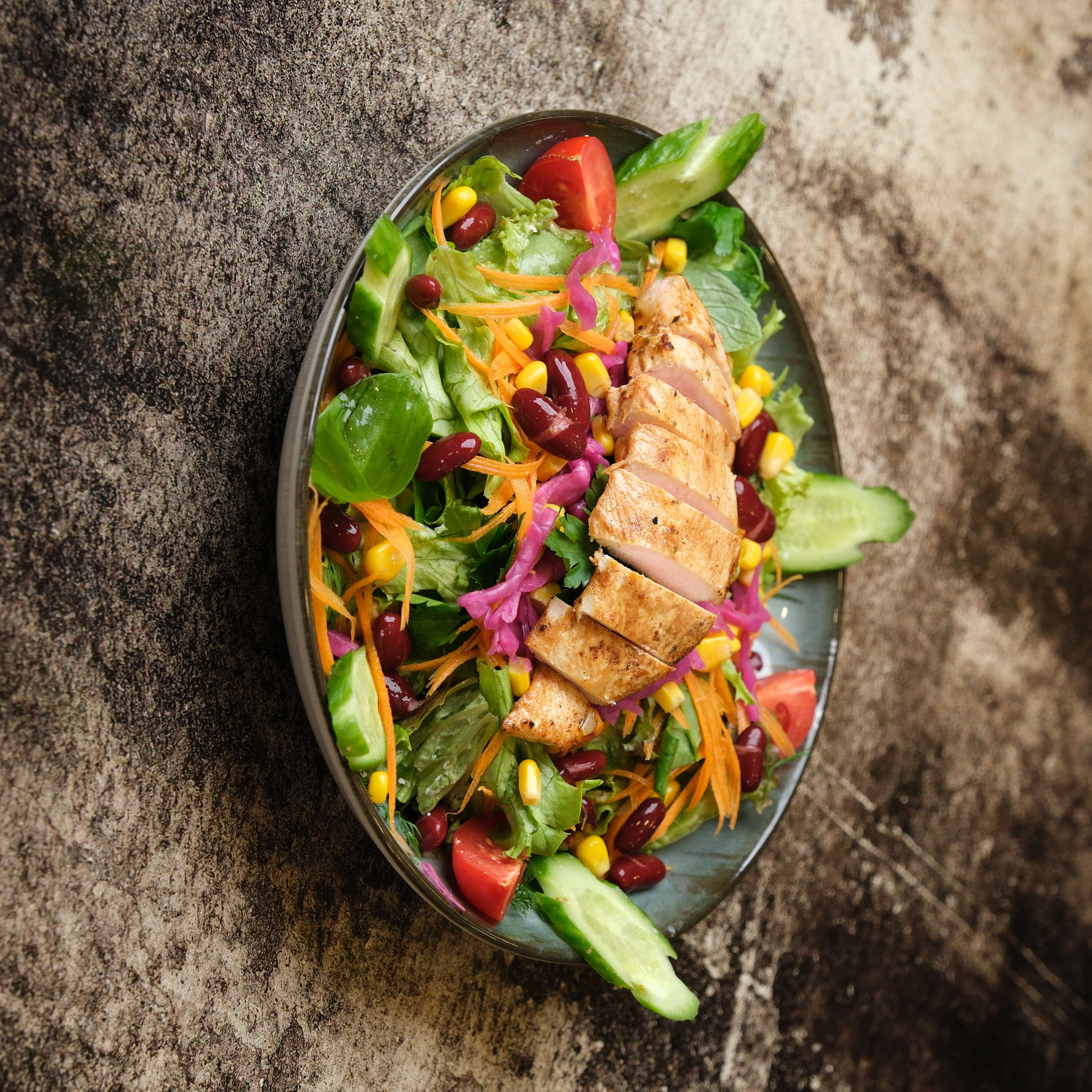 Tavuklu Sezar Salad